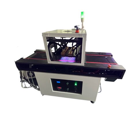 Συσκευή για την επεξεργασία ιπτάμενων υλικών με ιπτάμενη ζώνη