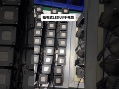 Μαύρο 395nm LED UV Φακός Αερόψυξη Χωρίς Εκπομπές Πτητικών Οργανικών Ενώσεων (VOC) OEM